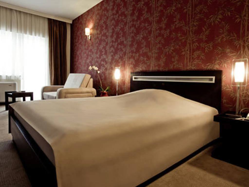 Hotel Forum Garni Суботиця Екстер'єр фото
