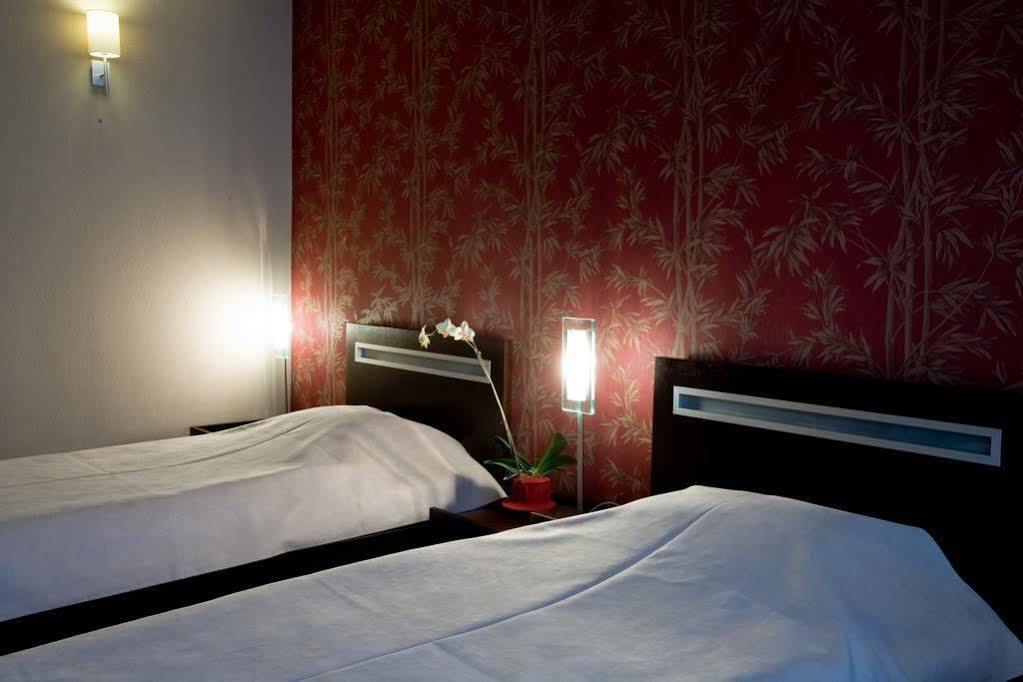 Hotel Forum Garni Суботиця Екстер'єр фото
