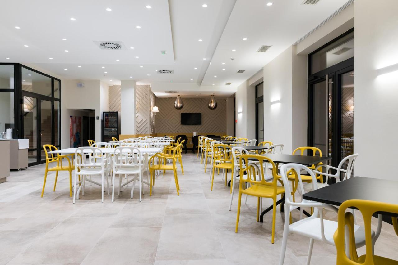 Hotel Forum Garni Суботиця Екстер'єр фото